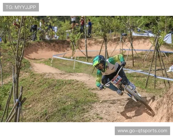 华南赛KMC链条冠名Pump Track赛节奏明快，娱乐性十足受观众喜爱